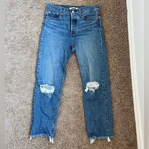 Levi’s wedgie straight denim jeans. W26 L26. Excellent used condition, no flaws.